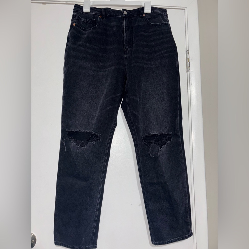 American Eagle Outfitters Black Distressed Mom Jeans